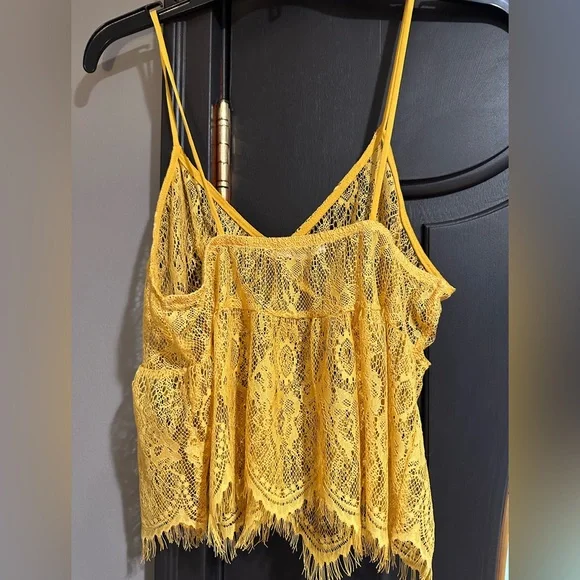 Zara gold Lace tank top - Picture 2 of 3